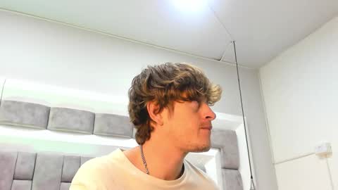 leon online show from October 13, 9:17 pm