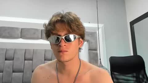 leon online show from October 5, 8:16 pm