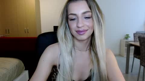 Anya online show from May 19, 7:32 pm
