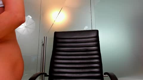 Anya online show from May 14, 1:09 pm