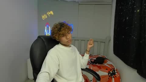 anyelotwink online show from February 2, 8:38 pm