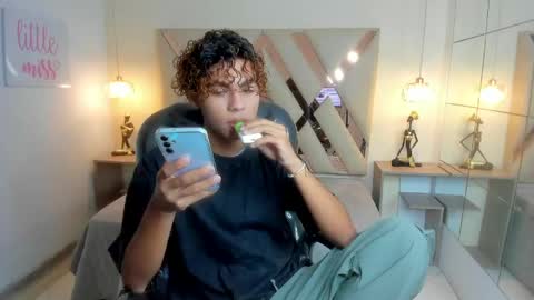 anyelotwink online show from March 17, 9:31 pm