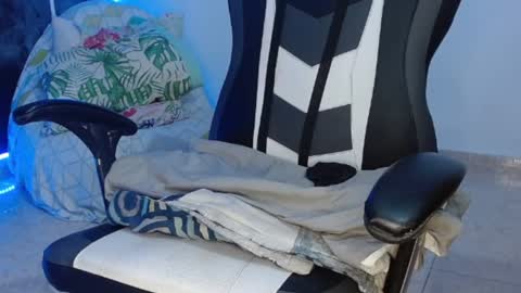 aphal_hot23 online show from September 30, 8:08 pm