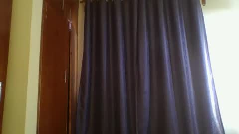 apple_bitch online show from April 6, 4:57 am