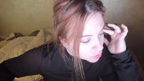 appleyummybuns online show from April 4, 4:36 pm