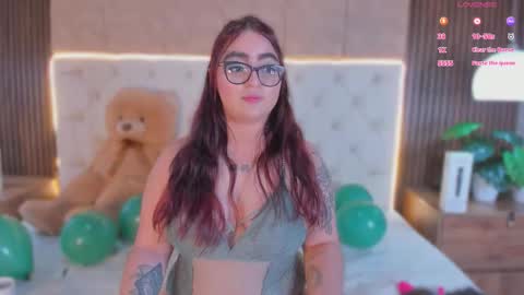 apriilfox online show from March 18, 5:46 am