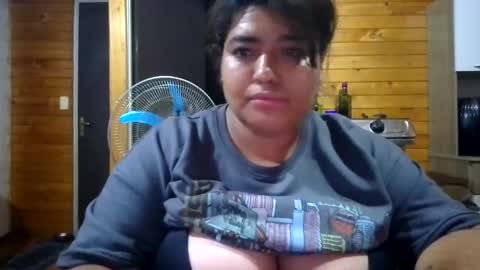 Snapshot of aprilversace chatting on February 19, 1:51 am aprilversace online show from February 19, 1:51 am