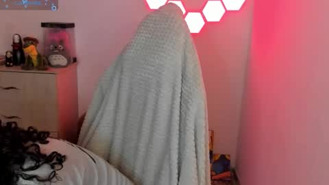 aqua emilly online show from November 4, 11:06 pm