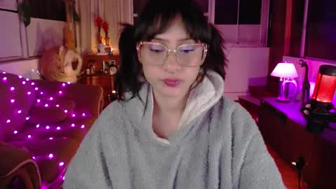 Zam independent model online show from October 14, 3:09 am