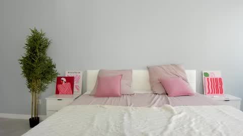 Lina online show from October 2, 9:19 am