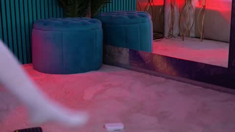 arabellaposh online show from October 6, 5:25 am