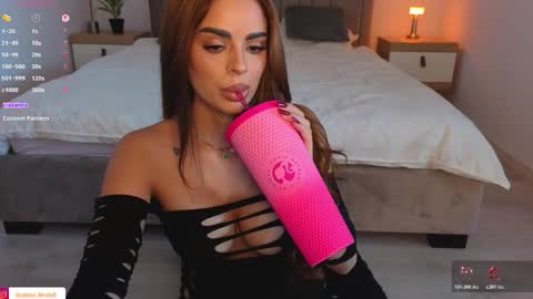 IsaBella online show from November 3, 9:43 am