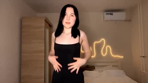 Emi online show from March 12, 3:49 pm