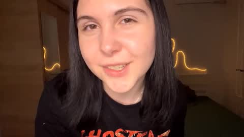 Emi online show from February 12, 4:54 pm