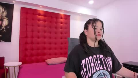 aradia_kiss online show from November 3, 12:50 pm