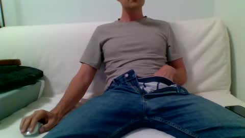 Snapshot of aragon9999 chatting on October 1, 8:19 pm aragon9999 online show from October 1, 8:19 pm