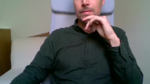 Snapshot of aragon9999 chatting on January 9, 8:24 am aragon9999 online show from January 9, 8:24 am