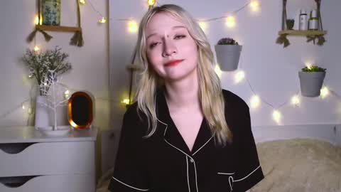 Jenny online show from September 26, 8:22 am