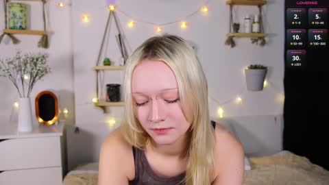 Jenny online show from October 3, 7:49 am