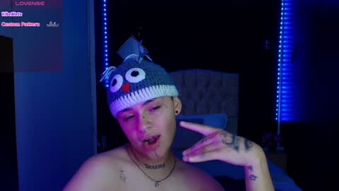 Ares Collings  online show from December 7, 1:19 am