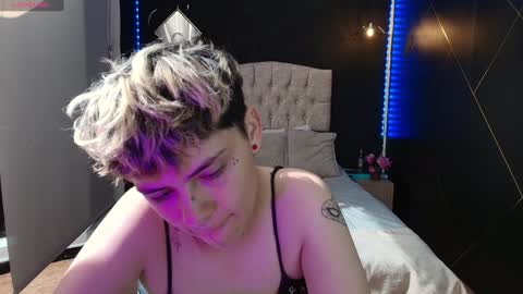 Ares Collings  online show from December 20, 7:17 pm