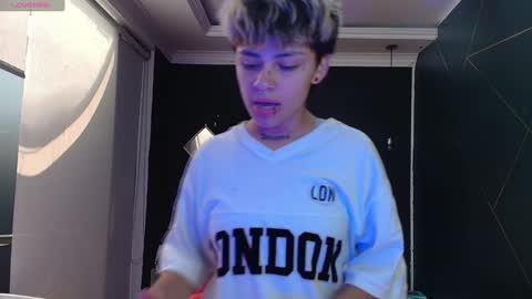 Ares Collings  online show from January 28, 7:10 pm