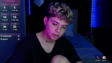 Ares Collings  online show from December 5, 10:50 pm