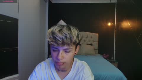 Ares Collings  online show from January 20, 10:15 pm