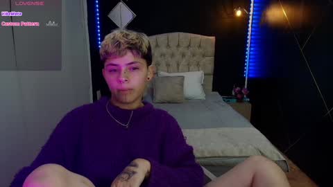 Ares Collings  online show from December 6, 10:13 pm