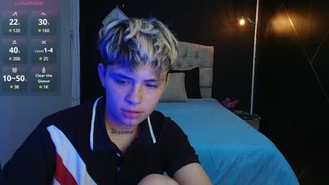 Ares Collings  online show from December 27, 11:42 pm