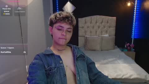 Ares Collings  online show from December 13, 7:21 pm