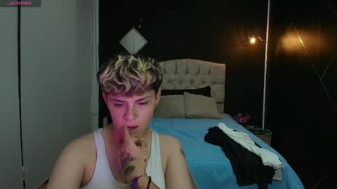 Ares Collings  online show from January 3, 7:29 pm