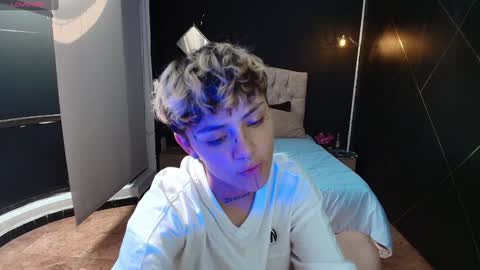 Ares Collings  online show from January 9, 7:18 pm