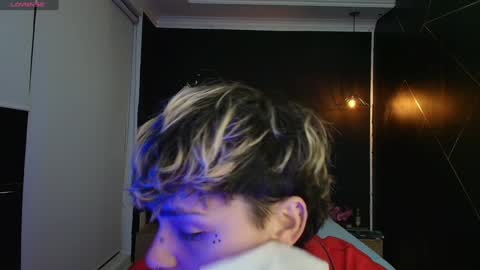 Ares Collings  online show from January 11, 10:29 pm