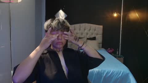 Ares Collings  online show from January 21, 8:11 pm