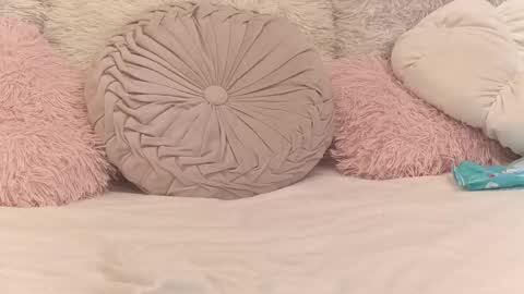 Ariel online show from April 8, 2:42 pm