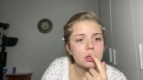 ari_crystal online show from February 8, 2:31 pm