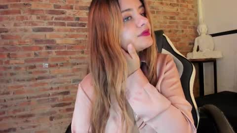Ari online show from February 25, 5:30 pm