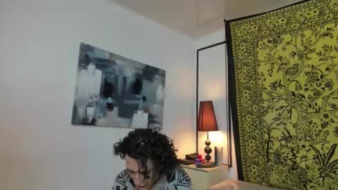 aria y orien  online show from January 11, 11:27 am