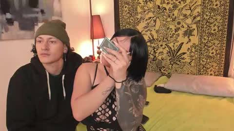 aria y orien  online show from October 23, 11:23 am