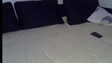 aria_hunter online show from November 3, 4:13 am