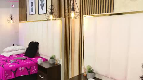 Aria Jones online show from September 19, 1:26 pm