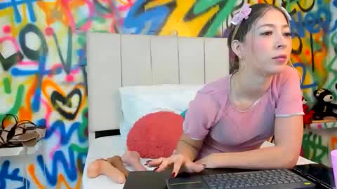 aria online show from March 5, 12:47 pm