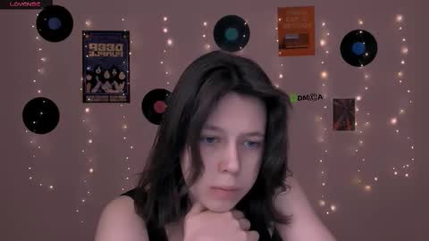 aria_wild_ online show from March 19, 10:10 am