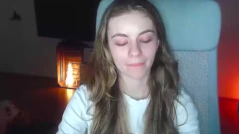 AriaCreazy online show from December 2, 9:35 pm