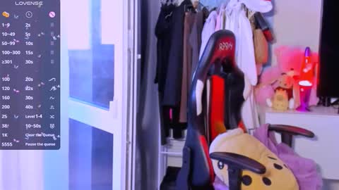 Ari online show from October 18, 6:17 am