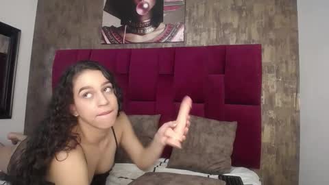 Ari online show from December 2, 1:20 pm