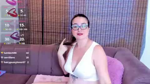 Snapshot of ariana_cross_ chatting on February 19, 3:16 pm Ariana Cruz online show from February 19, 3:16 pm