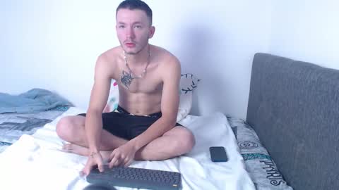 ariana_esteban07 online show from February 6, 10:41 am