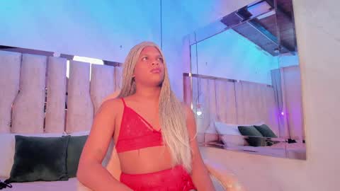 ariana_grande233 online show from June 5, 11:48 am